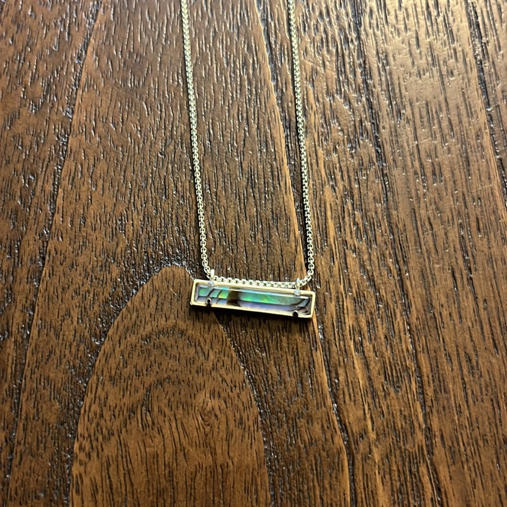 Abalone Leanor Pendant Necklace